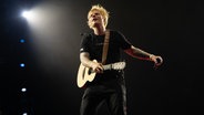 Ed Sheeran auf der Bühne. © Pressefoto/Mark Surridge Foto: Mark Surridge