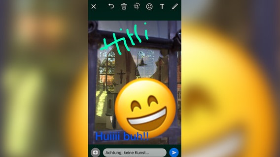 WhatsApp Screenshot: neue Funktion lässt euch Emojis auf Fotos setzen. © N-JOY Foto: Screenshot